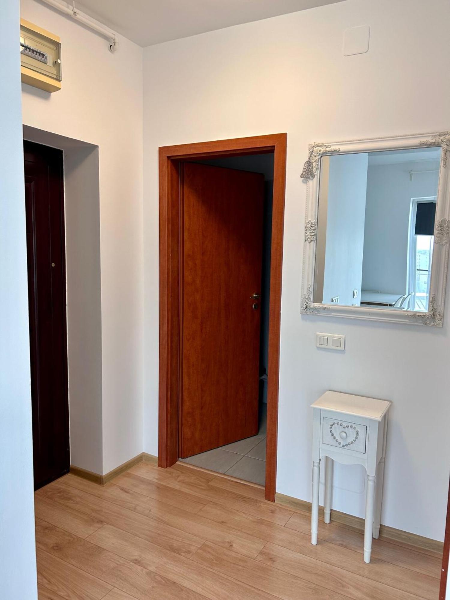 Sunrise Apartment Bukares Bagian luar foto