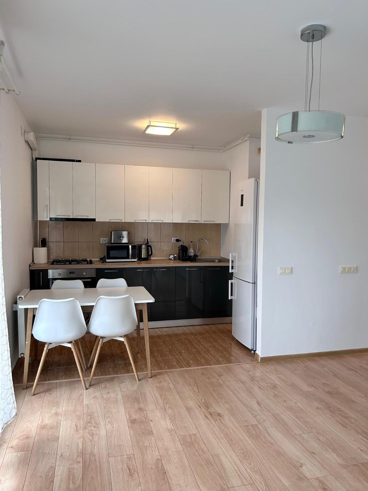 Sunrise Apartment Bukares Bagian luar foto